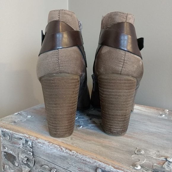 😍Taupe suede booties😍 - Picture 3 of 5